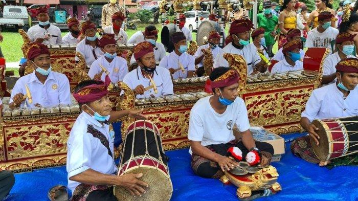 Saat Masuk di Desa Kertoraharjo, Gubernur Sulsel Takjub Merasa Berada di Bali Pulau Dewata